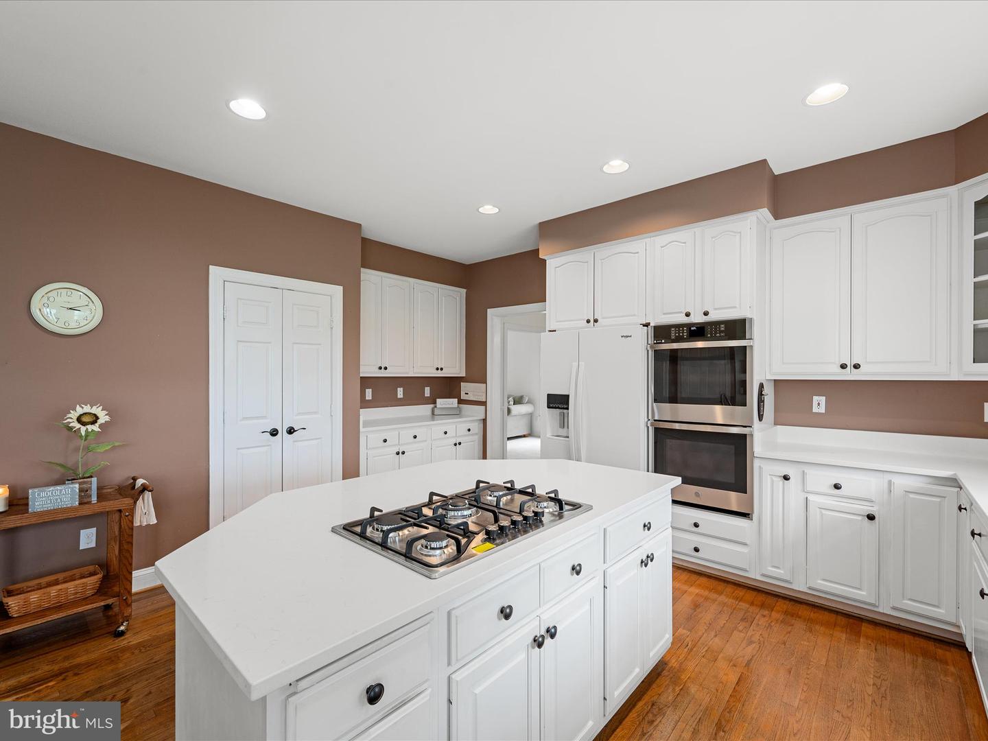 17006 LAKEWOOD CT, PURCELLVILLE, Virginia 20132, 5 Bedrooms Bedrooms, ,2 BathroomsBathrooms,Residential,For sale,17006 LAKEWOOD CT,VALO2101398 MLS # VALO2101398