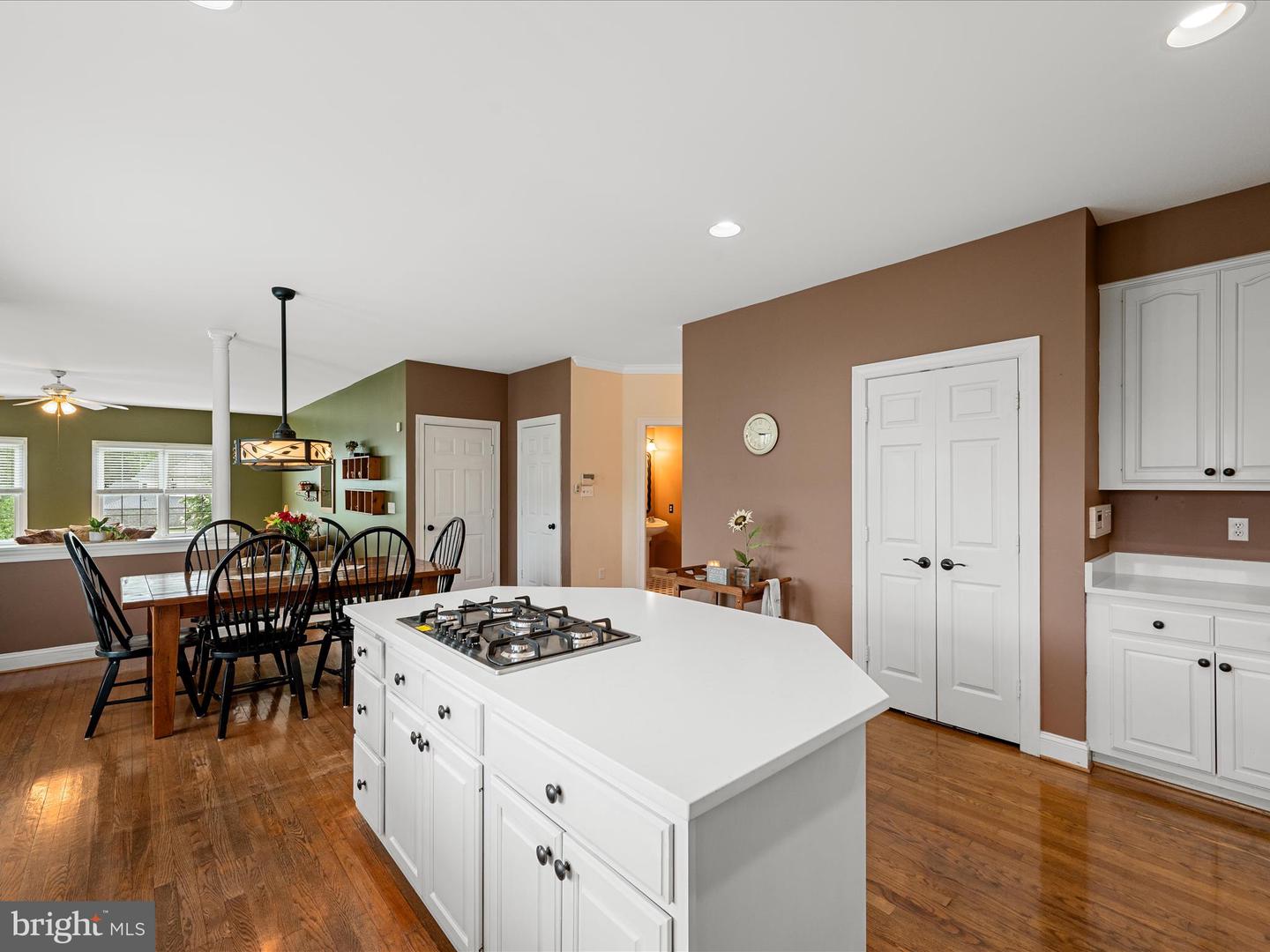 17006 LAKEWOOD CT, PURCELLVILLE, Virginia 20132, 5 Bedrooms Bedrooms, ,2 BathroomsBathrooms,Residential,For sale,17006 LAKEWOOD CT,VALO2101398 MLS # VALO2101398