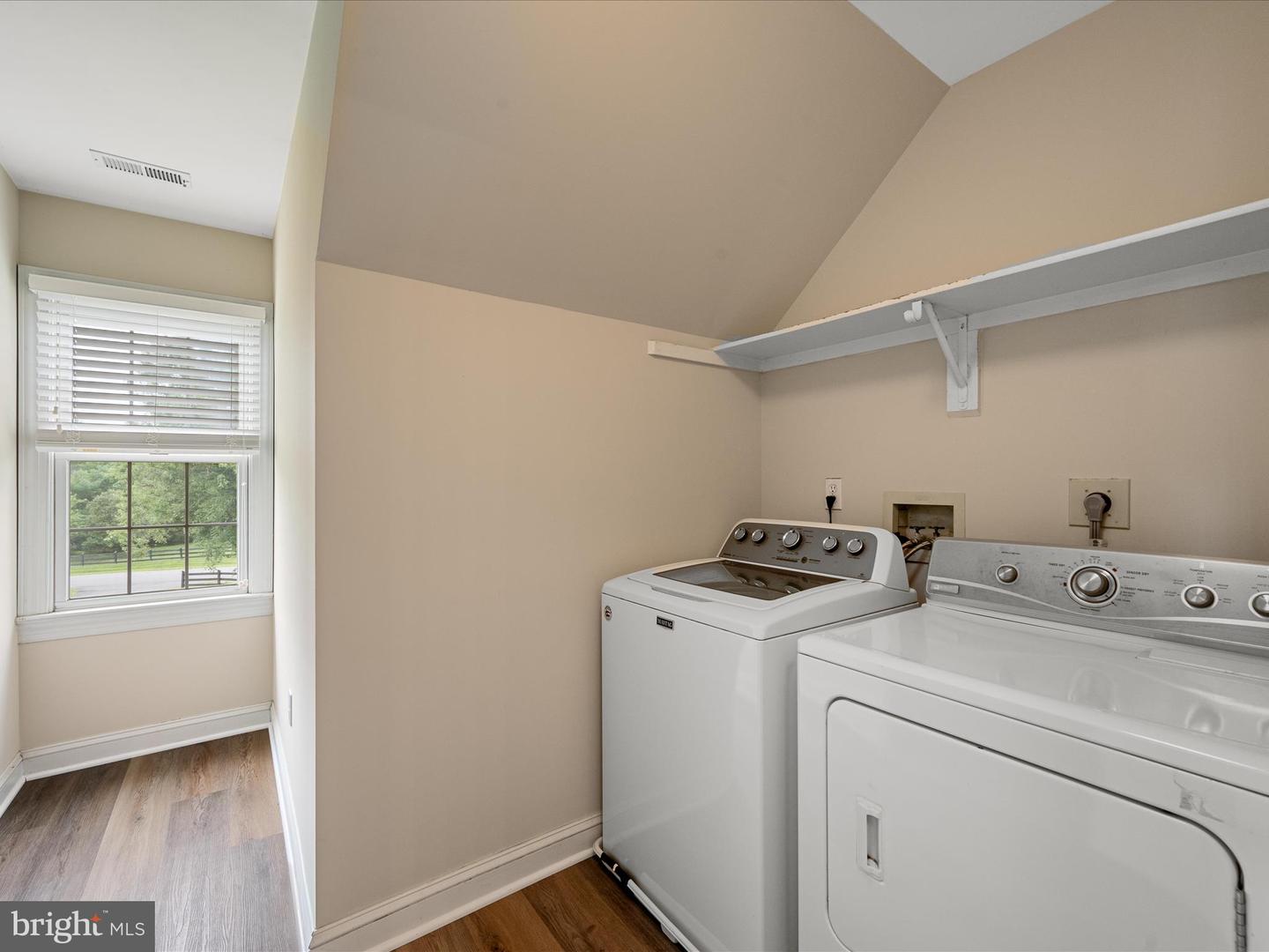 17006 LAKEWOOD CT, PURCELLVILLE, Virginia 20132, 5 Bedrooms Bedrooms, ,2 BathroomsBathrooms,Residential,For sale,17006 LAKEWOOD CT,VALO2101398 MLS # VALO2101398