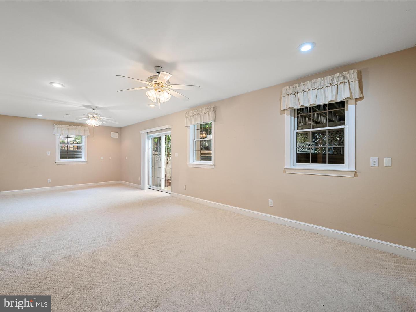 17006 LAKEWOOD CT, PURCELLVILLE, Virginia 20132, 5 Bedrooms Bedrooms, ,2 BathroomsBathrooms,Residential,For sale,17006 LAKEWOOD CT,VALO2101398 MLS # VALO2101398