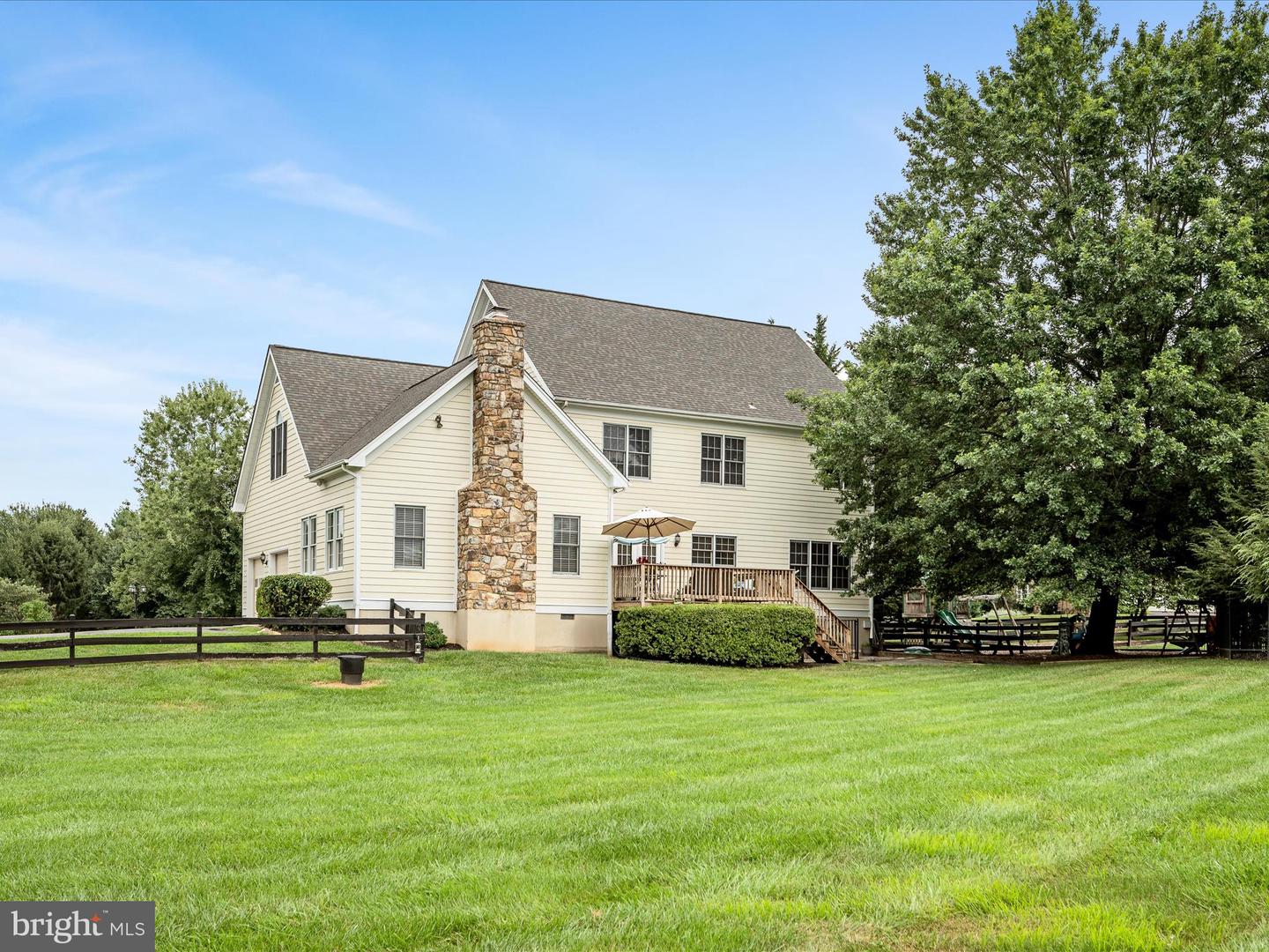 17006 LAKEWOOD CT, PURCELLVILLE, Virginia 20132, 5 Bedrooms Bedrooms, ,2 BathroomsBathrooms,Residential,For sale,17006 LAKEWOOD CT,VALO2101398 MLS # VALO2101398