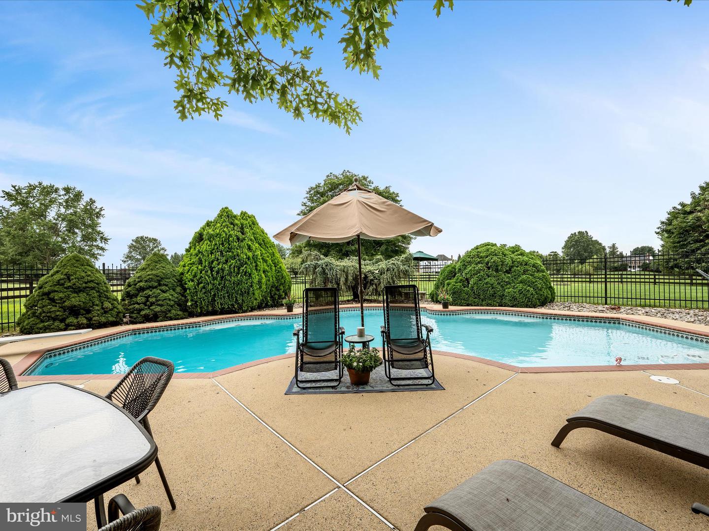 17006 LAKEWOOD CT, PURCELLVILLE, Virginia 20132, 5 Bedrooms Bedrooms, ,2 BathroomsBathrooms,Residential,For sale,17006 LAKEWOOD CT,VALO2101398 MLS # VALO2101398