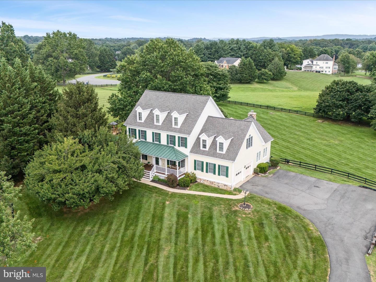 17006 LAKEWOOD CT, PURCELLVILLE, Virginia 20132, 5 Bedrooms Bedrooms, ,2 BathroomsBathrooms,Residential,For sale,17006 LAKEWOOD CT,VALO2101398 MLS # VALO2101398