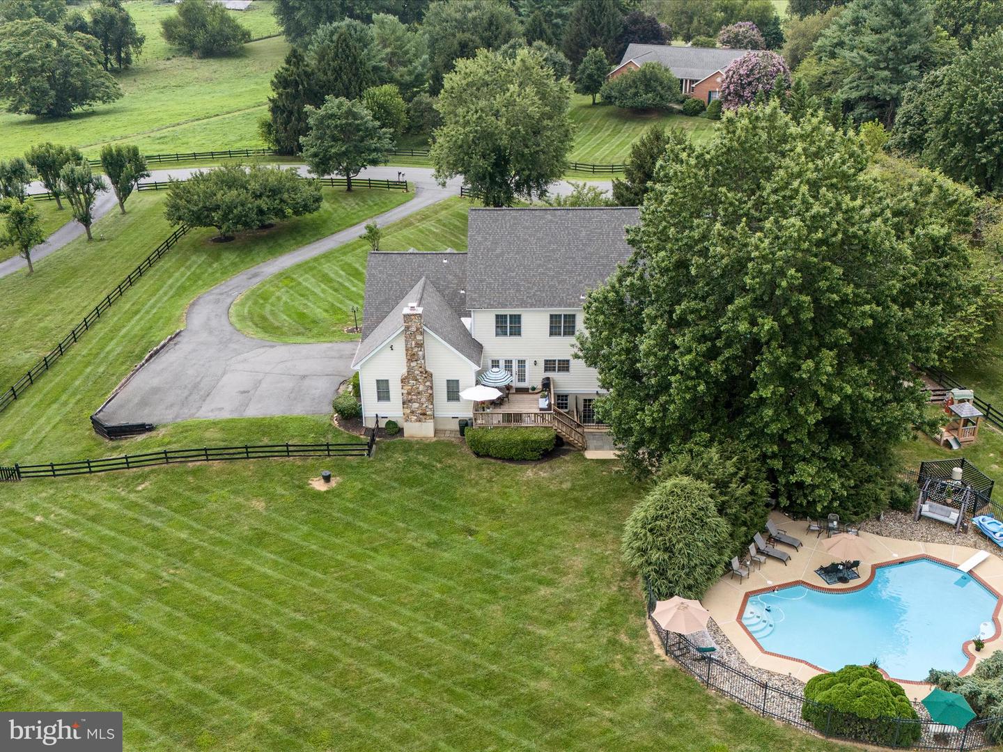 17006 LAKEWOOD CT, PURCELLVILLE, Virginia 20132, 5 Bedrooms Bedrooms, ,2 BathroomsBathrooms,Residential,For sale,17006 LAKEWOOD CT,VALO2101398 MLS # VALO2101398