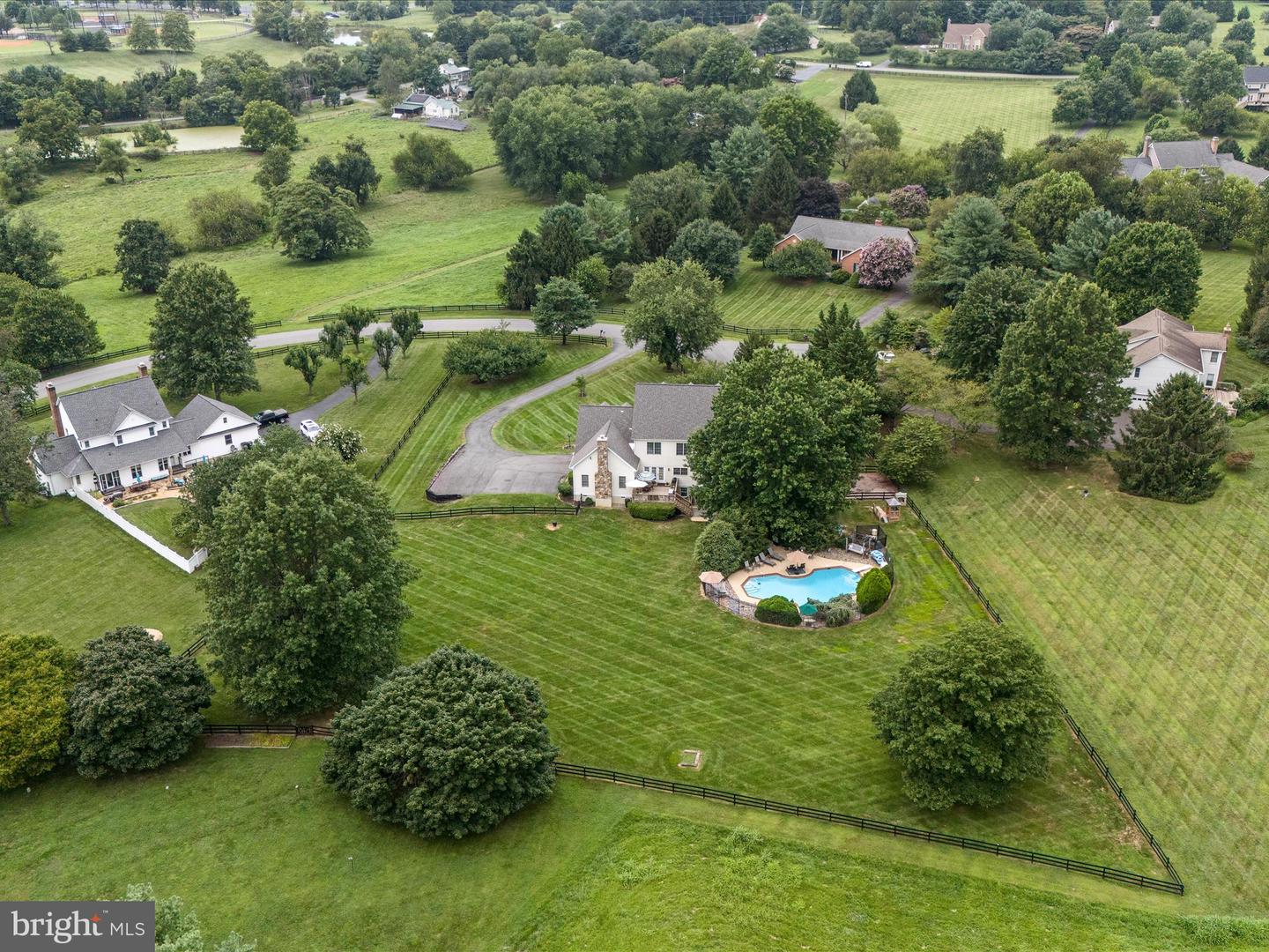17006 LAKEWOOD CT, PURCELLVILLE, Virginia 20132, 5 Bedrooms Bedrooms, ,2 BathroomsBathrooms,Residential,For sale,17006 LAKEWOOD CT,VALO2101398 MLS # VALO2101398