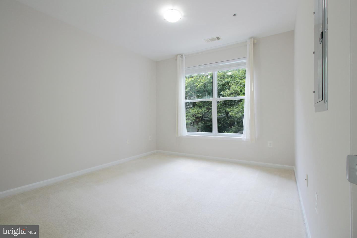 2791 CENTERBORO DR #272, VIENNA, Virginia 22181, 2 Bedrooms Bedrooms, ,2 BathroomsBathrooms,Residential,For sale,2791 CENTERBORO DR #272,VAFX2255240 MLS # VAFX2255240