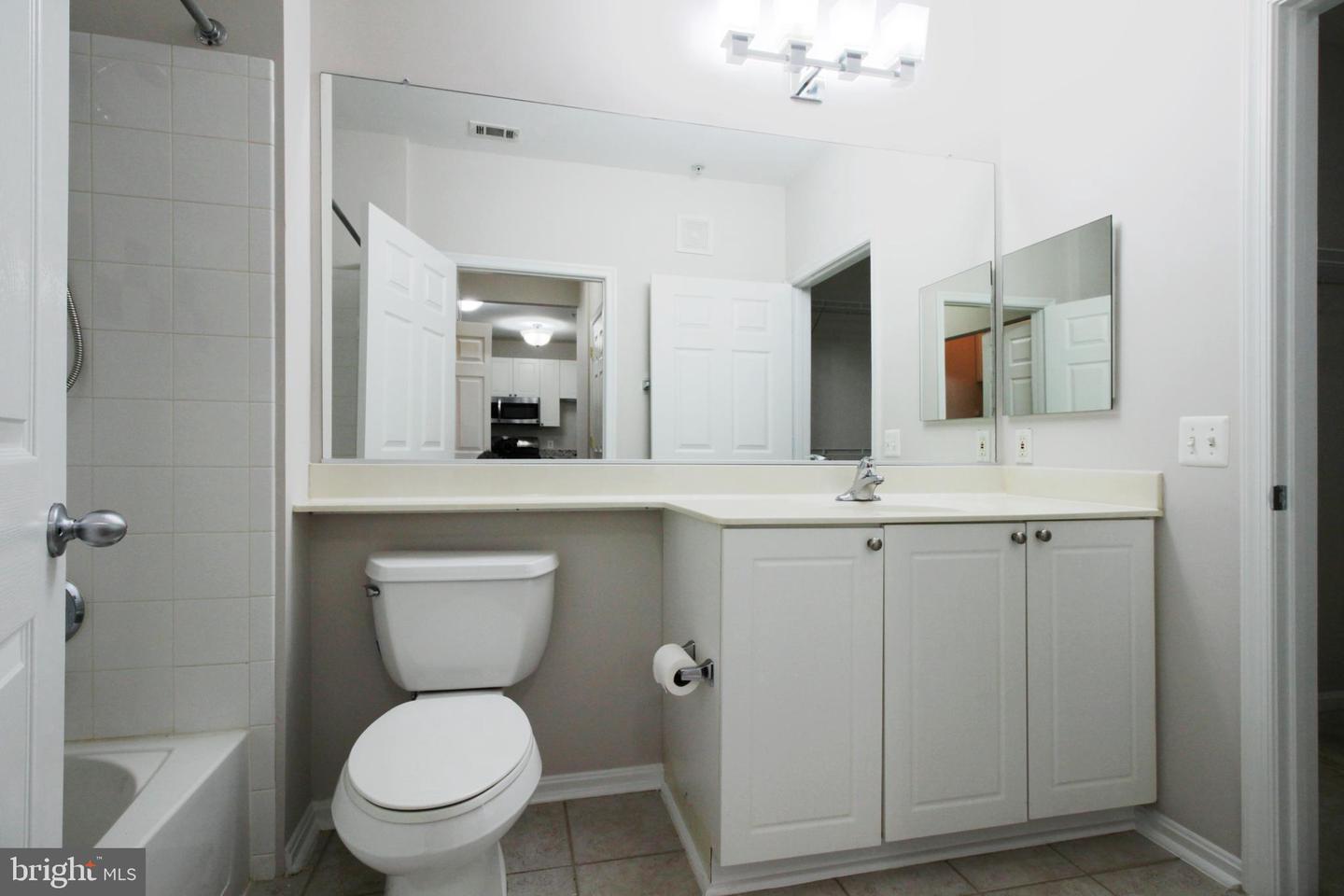 2791 CENTERBORO DR #272, VIENNA, Virginia 22181, 2 Bedrooms Bedrooms, ,2 BathroomsBathrooms,Residential,For sale,2791 CENTERBORO DR #272,VAFX2255240 MLS # VAFX2255240