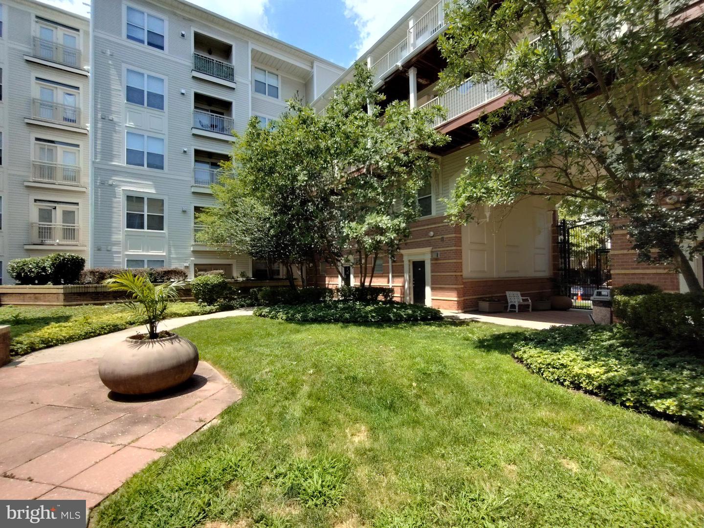 2791 CENTERBORO DR #272, VIENNA, Virginia 22181, 2 Bedrooms Bedrooms, ,2 BathroomsBathrooms,Residential,For sale,2791 CENTERBORO DR #272,VAFX2255240 MLS # VAFX2255240