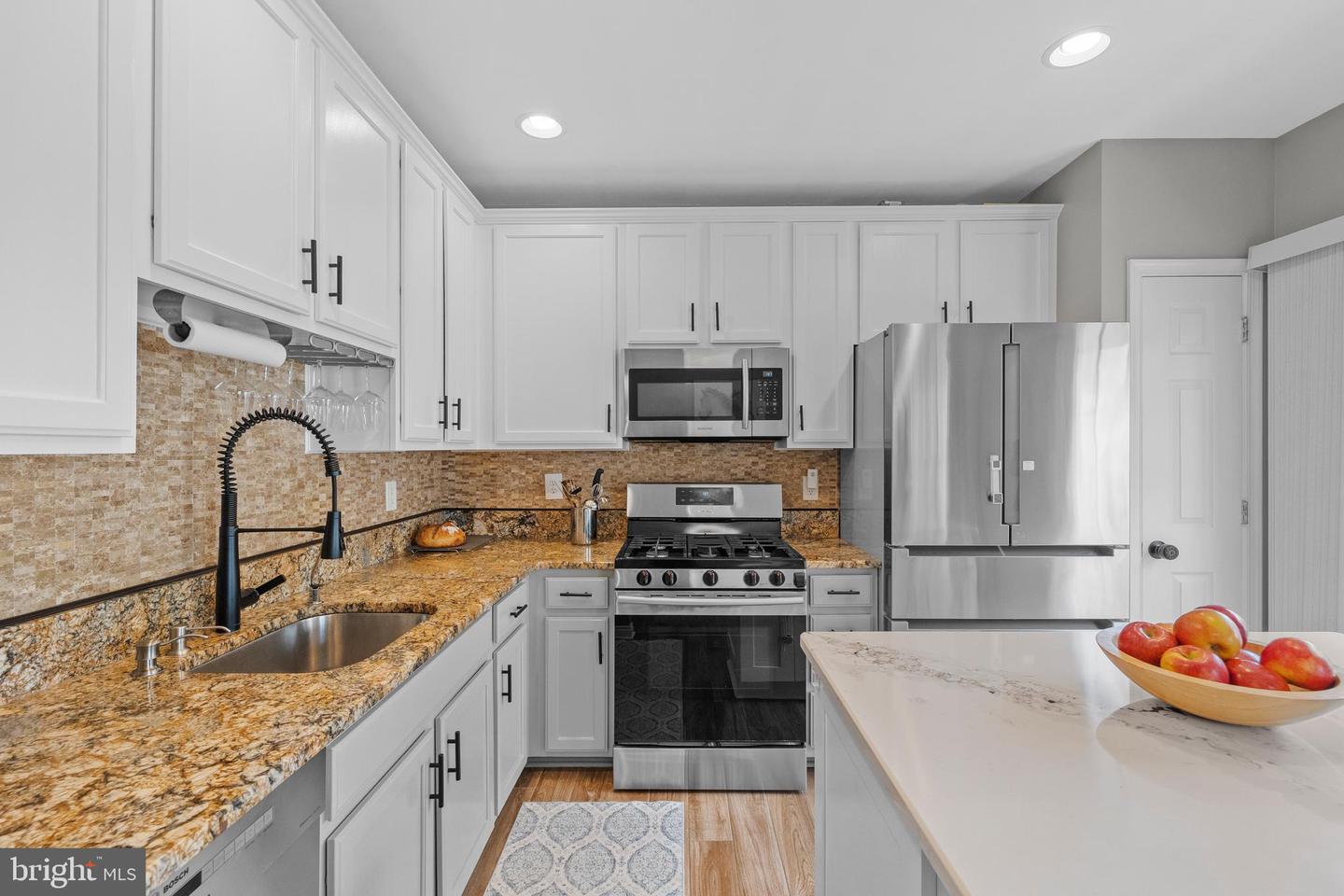 24673 KINGS CANYON SQ, ALDIE, Virginia 20105, 3 Bedrooms Bedrooms, ,2 BathroomsBathrooms,Residential,For sale,24673 KINGS CANYON SQ,VALO2102330 MLS # VALO2102330