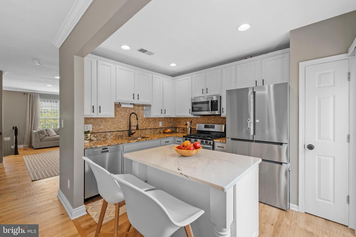 24673 KINGS CANYON SQ, ALDIE, Virginia 20105, 3 Bedrooms Bedrooms, ,2 BathroomsBathrooms,Residential,For sale,24673 KINGS CANYON SQ,VALO2102330 MLS # VALO2102330