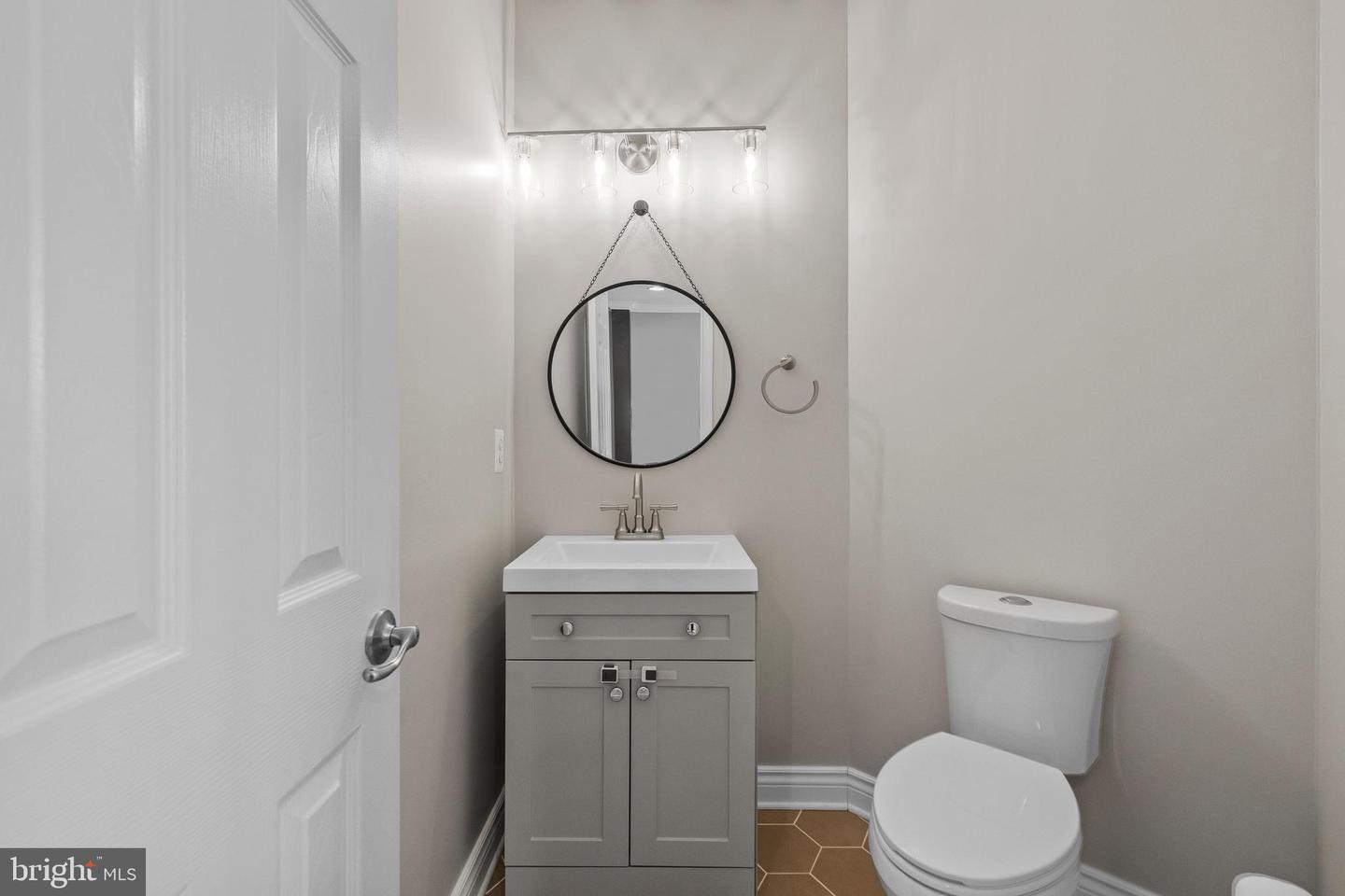 24673 KINGS CANYON SQ, ALDIE, Virginia 20105, 3 Bedrooms Bedrooms, ,2 BathroomsBathrooms,Residential,For sale,24673 KINGS CANYON SQ,VALO2102330 MLS # VALO2102330