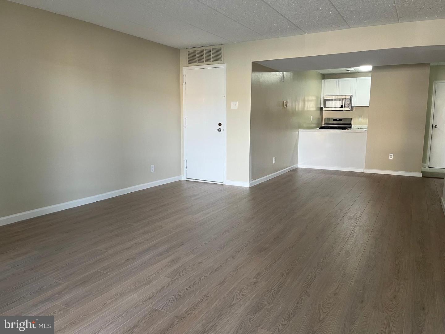 2647 REDCOAT DR #130, ALEXANDRIA, Virginia 22303, 1 Bedroom Bedrooms, ,1 BathroomBathrooms,Residential,For sale,2647 REDCOAT DR #130,VAFX2256048 MLS # VAFX2256048