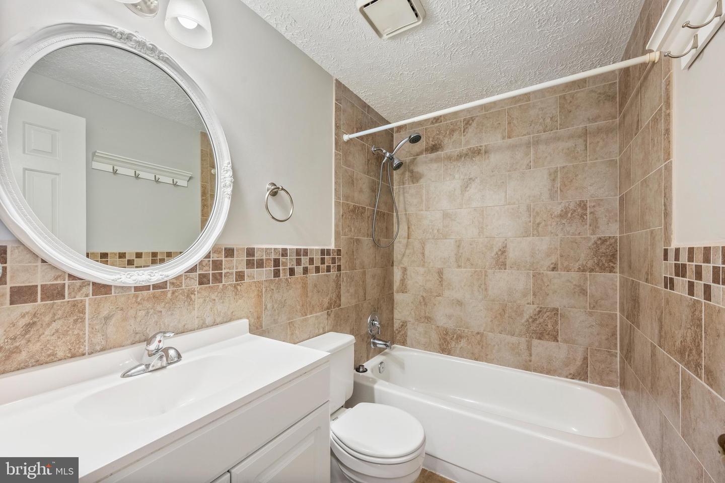 13201 JASPER RD, FAIRFAX, Virginia 22033, 4 Bedrooms Bedrooms, ,2 BathroomsBathrooms,Residential,For sale,13201 JASPER RD,VAFX2256234 MLS # VAFX2256234