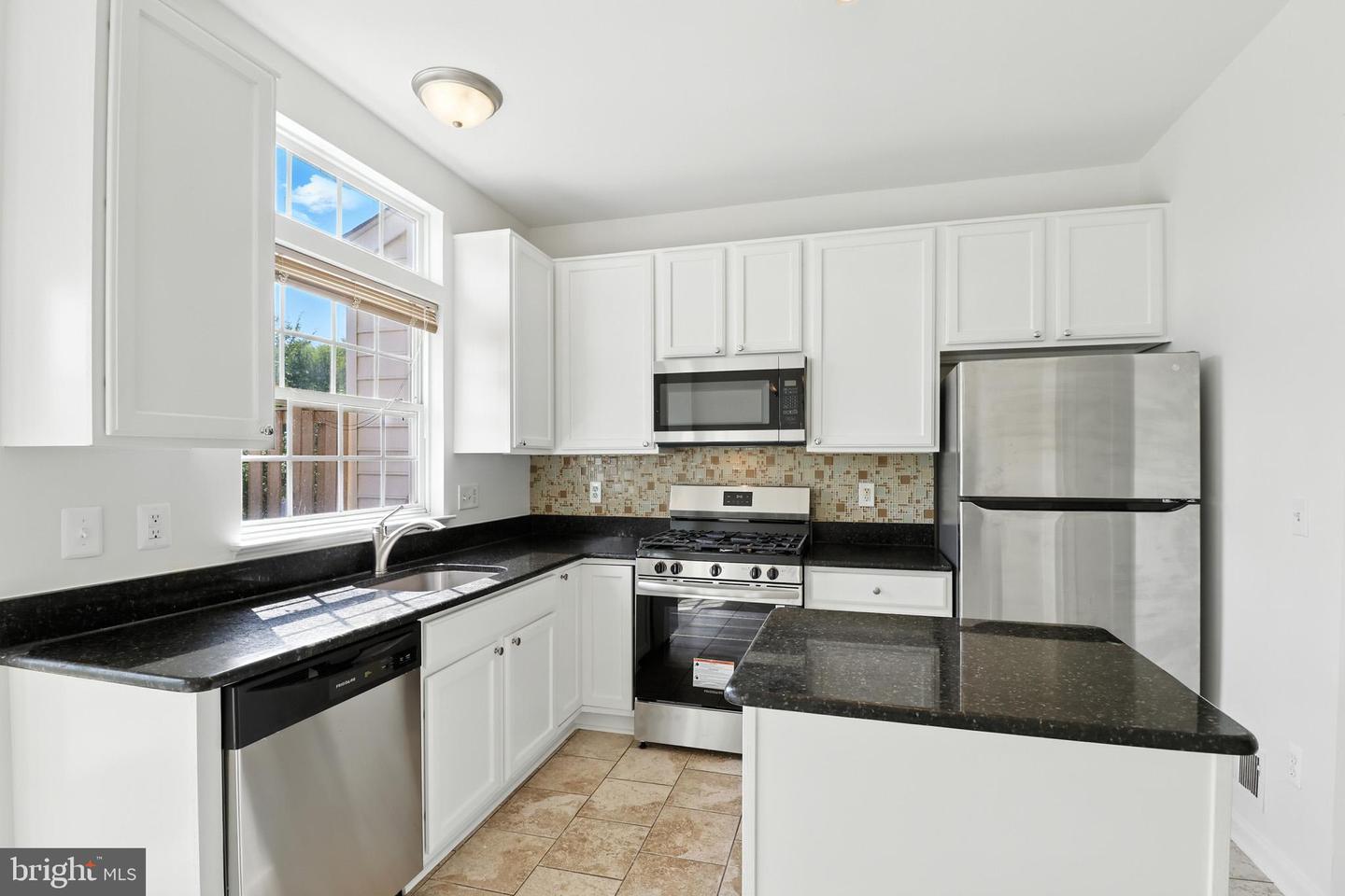 20943 COLECROFT SQ, ASHBURN, Virginia 20147, 3 Bedrooms Bedrooms, ,2 BathroomsBathrooms,Residential,For sale,20943 COLECROFT SQ,VALO2103014 MLS # VALO2103014