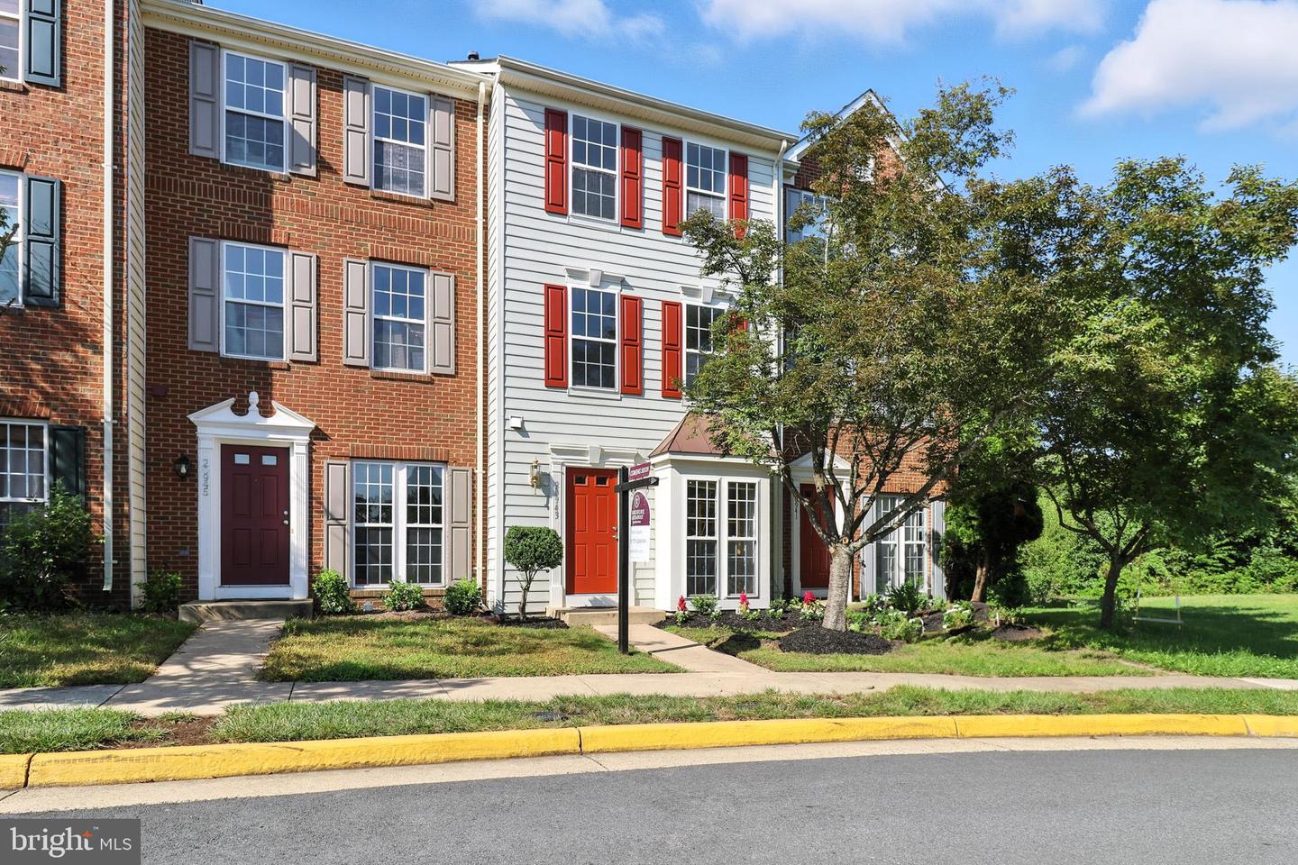 20943 COLECROFT SQ, ASHBURN, Virginia 20147, 3 Bedrooms Bedrooms, ,2 BathroomsBathrooms,Residential,For sale,20943 COLECROFT SQ,VALO2103014 MLS # VALO2103014