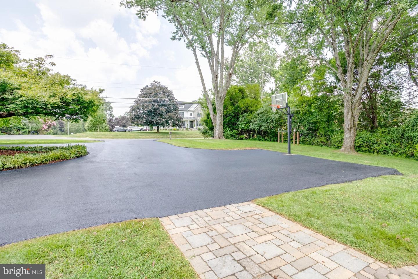 5039 PRESTWICK DR, FAIRFAX, Virginia 22030, 4 Bedrooms Bedrooms, ,3 BathroomsBathrooms,Residential,For sale,5039 PRESTWICK DR,VAFX2257362 MLS # VAFX2257362