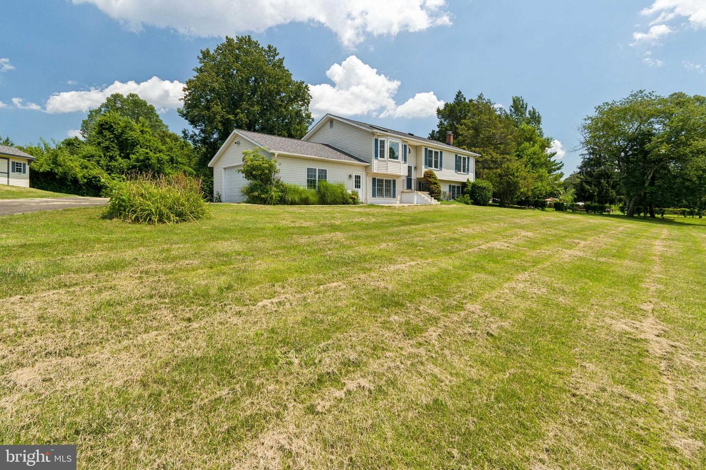 8126 BOTHA RD, WARRENTON, Virginia 20186, 4 Bedrooms Bedrooms, ,3 BathroomsBathrooms,Residential,For sale,8126 BOTHA RD,VAFQ2017660 MLS # VAFQ2017660