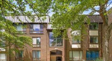 126 ROBERTS LN #101, ALEXANDRIA, Virginia 22314, 2 Bedrooms Bedrooms, ,1 BathroomBathrooms,Residential,For sale,126 ROBERTS LN #101,VAAX2047964 MLS # VAAX2047964