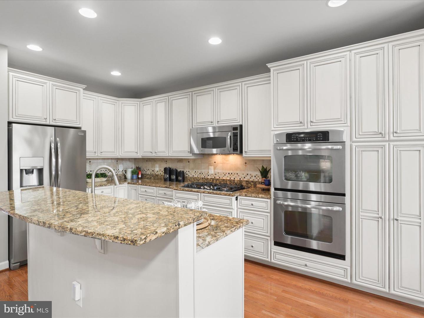11465 GALLIEC ST #34, FAIRFAX, Virginia 22030, 4 Bedrooms Bedrooms, 12 Rooms Rooms,3 BathroomsBathrooms,Residential,For sale,11465 GALLIEC ST #34,VAFX2258300 MLS # VAFX2258300