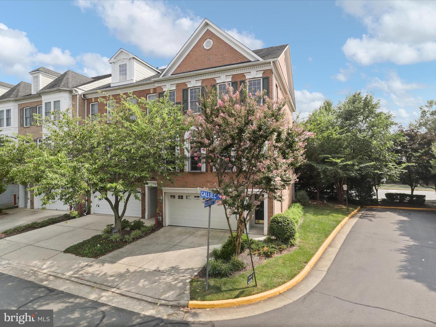 11465 GALLIEC ST #34, FAIRFAX, Virginia 22030, 4 Bedrooms Bedrooms, 12 Rooms Rooms,3 BathroomsBathrooms,Residential,For sale,11465 GALLIEC ST #34,VAFX2258300 MLS # VAFX2258300