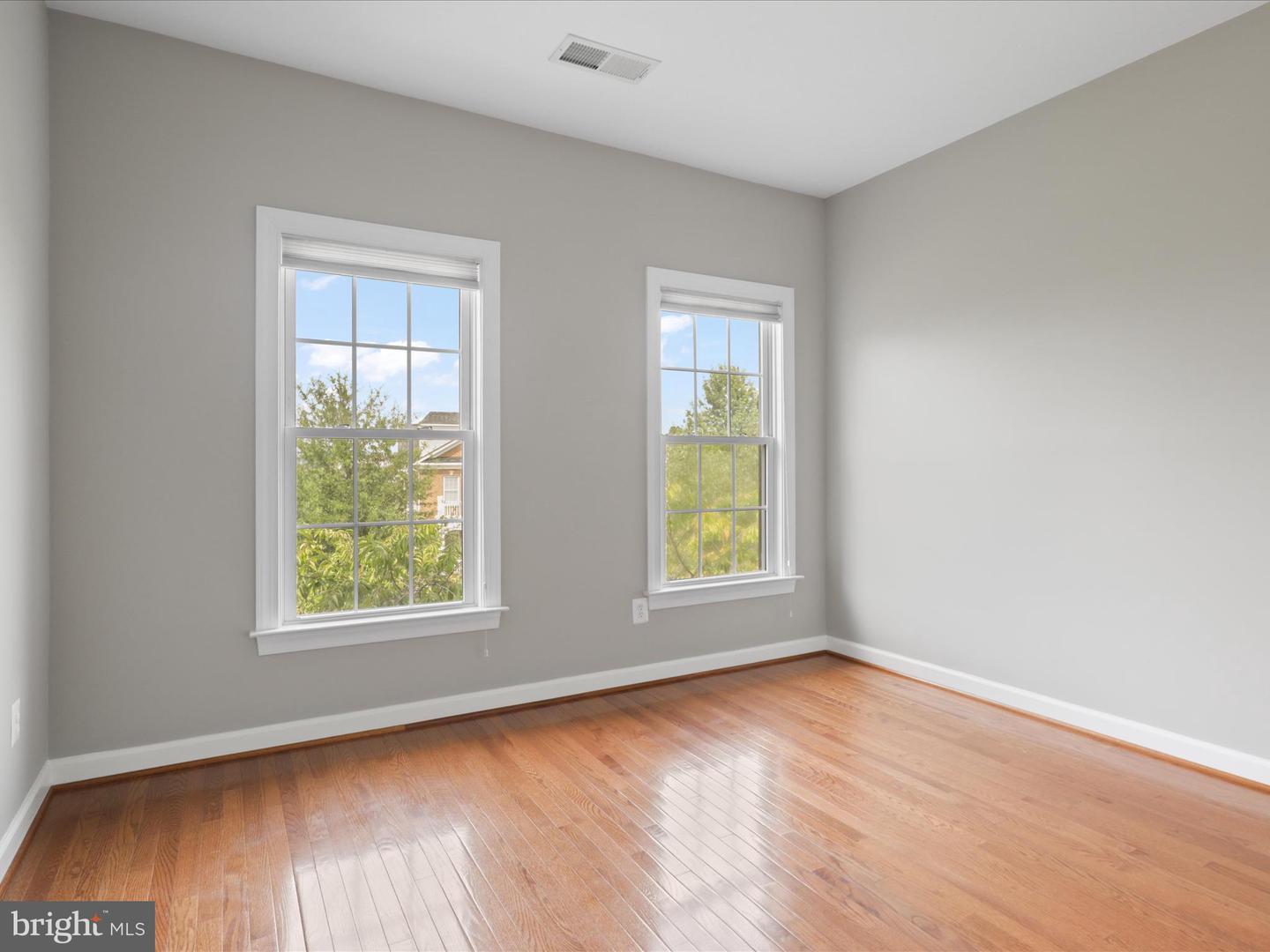 11465 GALLIEC ST #34, FAIRFAX, Virginia 22030, 4 Bedrooms Bedrooms, 12 Rooms Rooms,3 BathroomsBathrooms,Residential,For sale,11465 GALLIEC ST #34,VAFX2258300 MLS # VAFX2258300