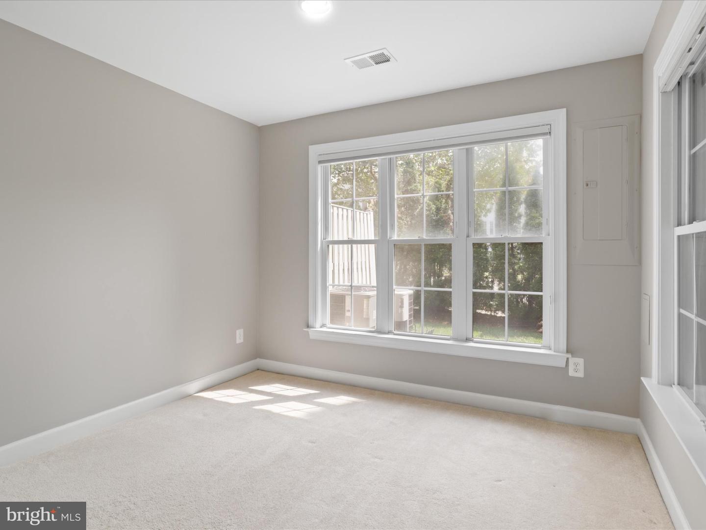 11465 GALLIEC ST #34, FAIRFAX, Virginia 22030, 4 Bedrooms Bedrooms, 12 Rooms Rooms,3 BathroomsBathrooms,Residential,For sale,11465 GALLIEC ST #34,VAFX2258300 MLS # VAFX2258300