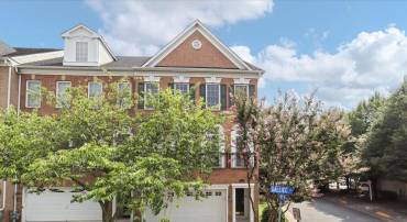 11465 GALLIEC ST #34, FAIRFAX, Virginia 22030, 4 Bedrooms Bedrooms, 12 Rooms Rooms,3 BathroomsBathrooms,Residential,For sale,11465 GALLIEC ST #34,VAFX2258300 MLS # VAFX2258300