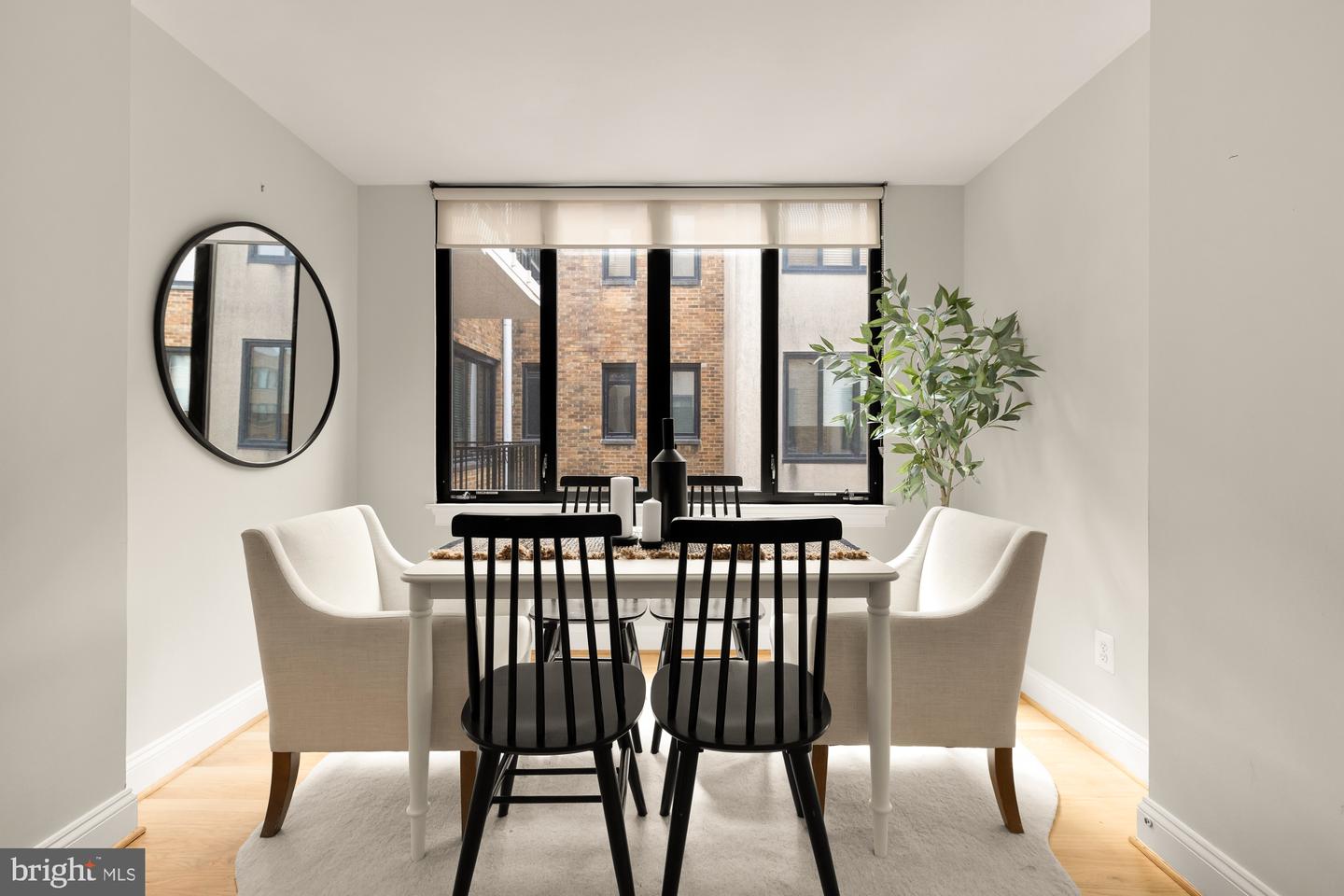 1701 16TH ST NW #734, WASHINGTON, District Of Columbia 20009, 2 Bedrooms Bedrooms, 5 Rooms Rooms,1 BathroomBathrooms,Residential,For sale,1701 16TH ST NW #734,DCDC2212746 MLS # DCDC2212746