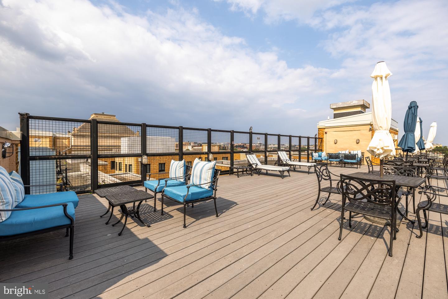 1701 16TH ST NW #734, WASHINGTON, District Of Columbia 20009, 2 Bedrooms Bedrooms, 5 Rooms Rooms,1 BathroomBathrooms,Residential,For sale,1701 16TH ST NW #734,DCDC2212746 MLS # DCDC2212746