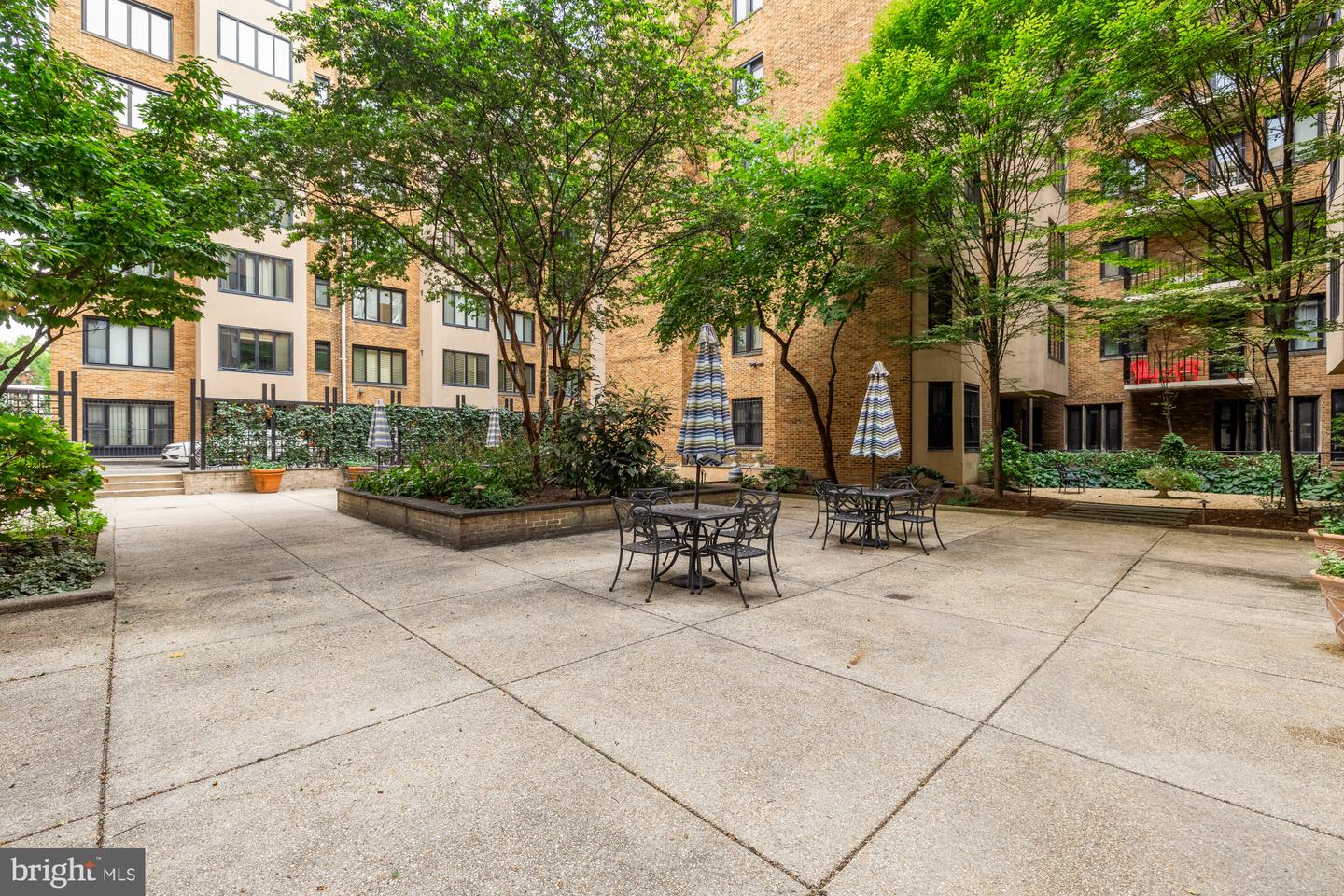 1701 16TH ST NW #734, WASHINGTON, District Of Columbia 20009, 2 Bedrooms Bedrooms, 5 Rooms Rooms,1 BathroomBathrooms,Residential,For sale,1701 16TH ST NW #734,DCDC2212746 MLS # DCDC2212746
