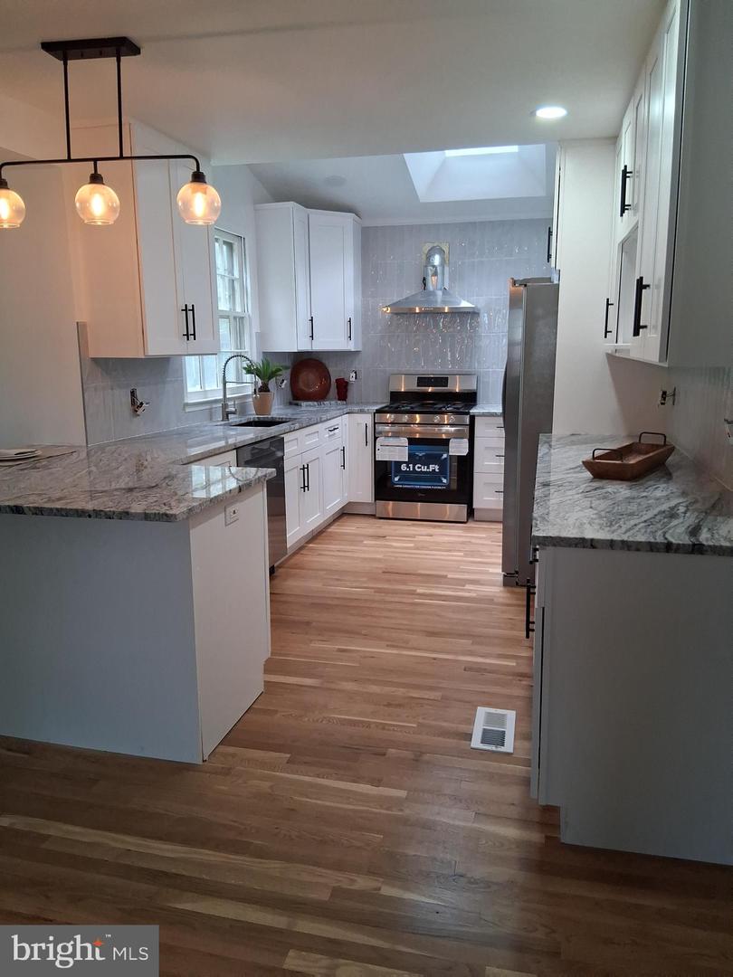 8004 CLIFTON ST, MANASSAS, Virginia 20109, 7 Bedrooms Bedrooms, ,3 BathroomsBathrooms,Residential,For sale,8004 CLIFTON ST,VAPW2100384 MLS # VAPW2100384