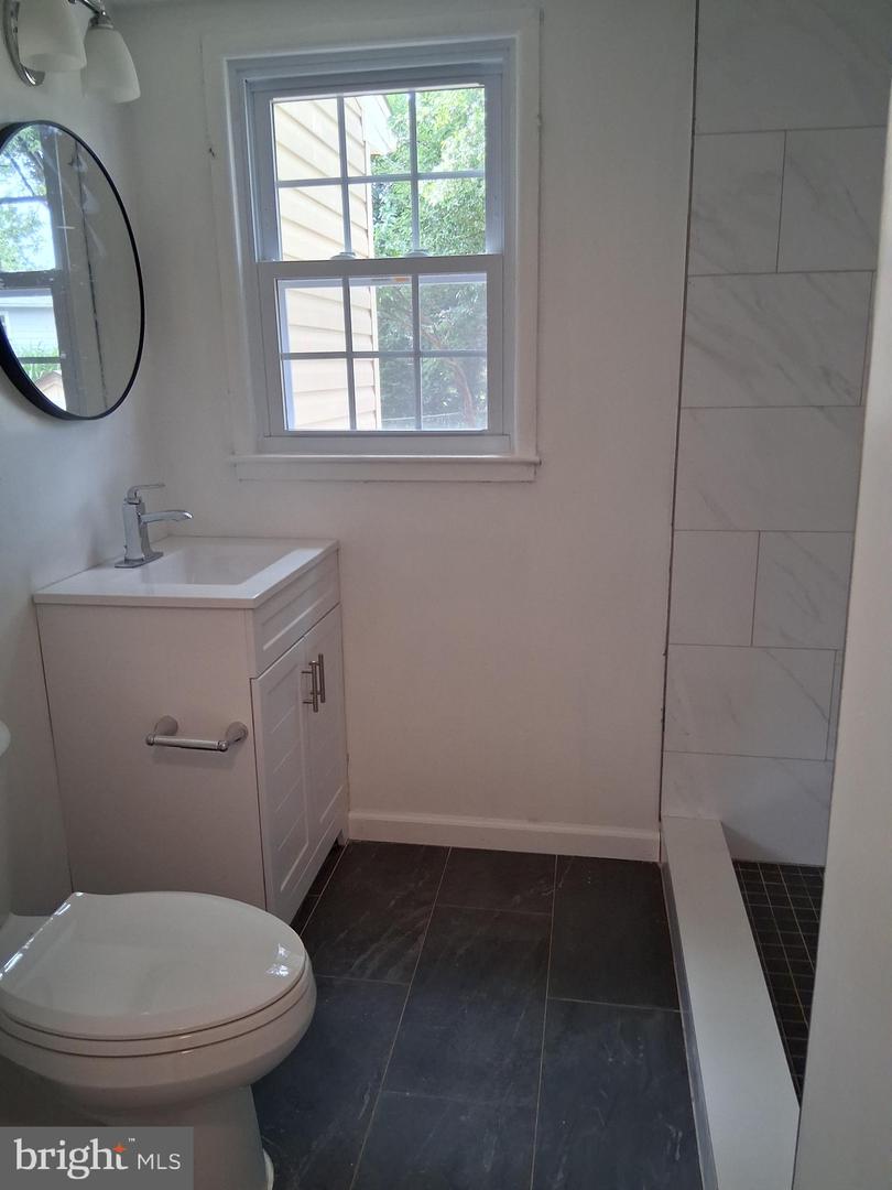 8004 CLIFTON ST, MANASSAS, Virginia 20109, 7 Bedrooms Bedrooms, ,3 BathroomsBathrooms,Residential,For sale,8004 CLIFTON ST,VAPW2100384 MLS # VAPW2100384