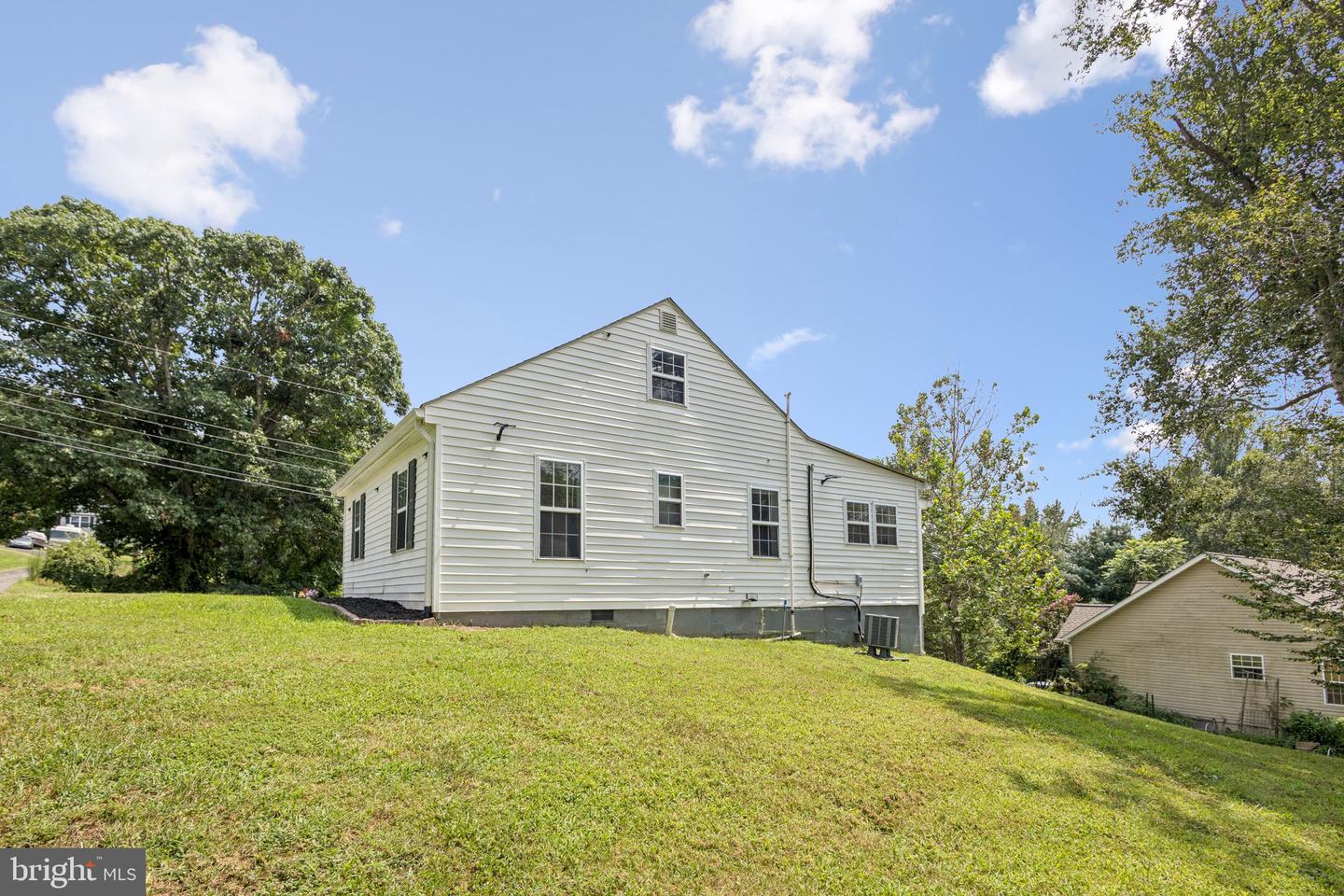 131 KELLEY, FREDERICKSBURG, Virginia 22405, 3 Bedrooms Bedrooms, 8 Rooms Rooms,1 BathroomBathrooms,Residential,For sale,131 KELLEY,VAST2041308 MLS # VAST2041308