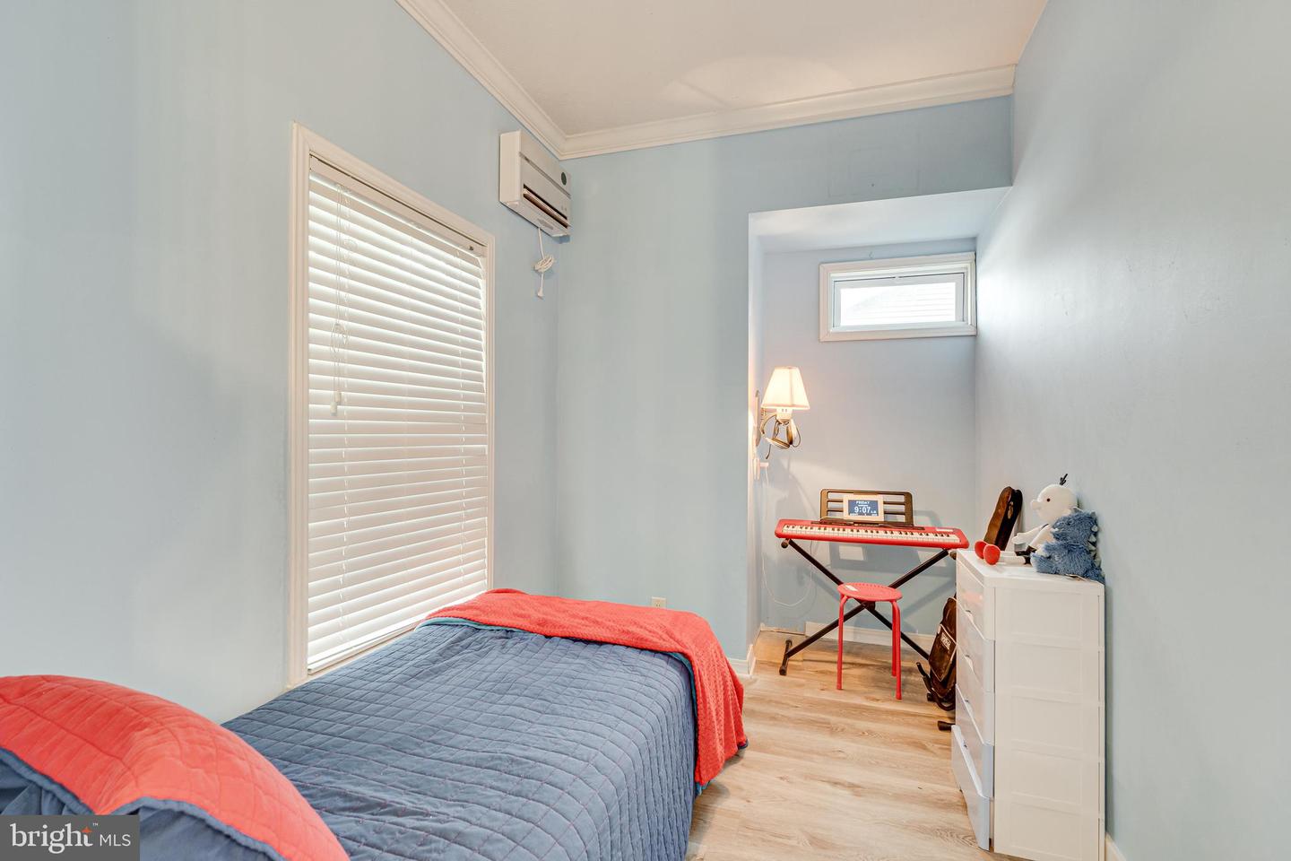 4252 AIRLINE PKWY, CHANTILLY, Virginia 20151, 2 Bedrooms Bedrooms, 9 Rooms Rooms,1 BathroomBathrooms,Residential,For sale,4252 AIRLINE PKWY,VAFX2258726 MLS # VAFX2258726