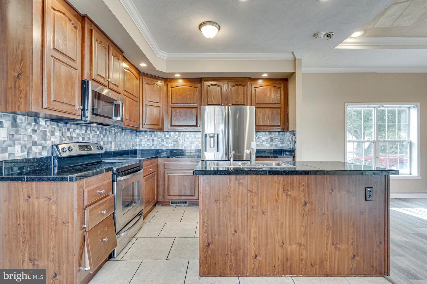 4252 AIRLINE PKWY, CHANTILLY, Virginia 20151, 2 Bedrooms Bedrooms, 9 Rooms Rooms,1 BathroomBathrooms,Residential,For sale,4252 AIRLINE PKWY,VAFX2258726 MLS # VAFX2258726