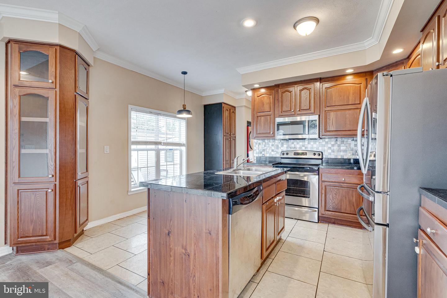 4252 AIRLINE PKWY, CHANTILLY, Virginia 20151, 2 Bedrooms Bedrooms, 9 Rooms Rooms,1 BathroomBathrooms,Residential,For sale,4252 AIRLINE PKWY,VAFX2258726 MLS # VAFX2258726