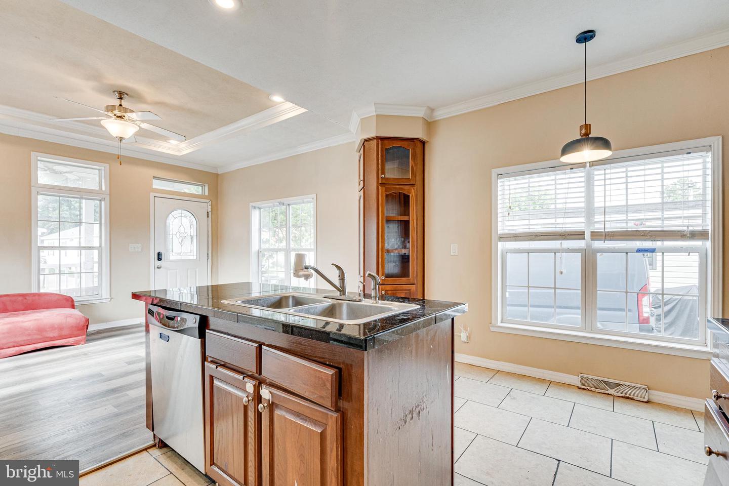 4252 AIRLINE PKWY, CHANTILLY, Virginia 20151, 2 Bedrooms Bedrooms, 9 Rooms Rooms,1 BathroomBathrooms,Residential,For sale,4252 AIRLINE PKWY,VAFX2258726 MLS # VAFX2258726