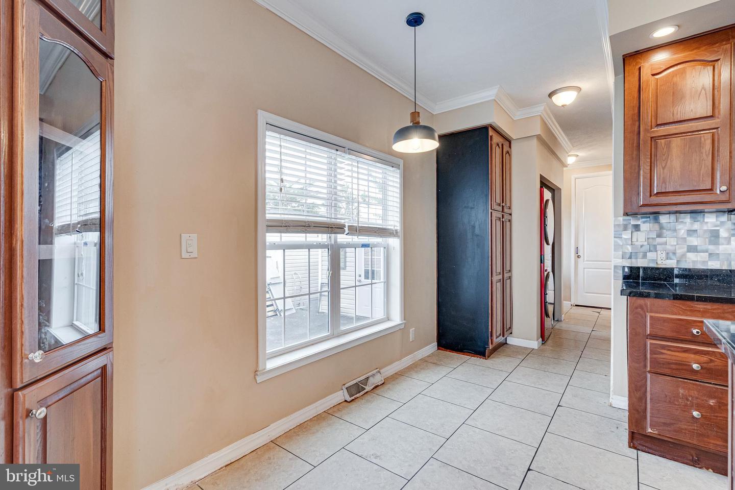 4252 AIRLINE PKWY, CHANTILLY, Virginia 20151, 2 Bedrooms Bedrooms, 9 Rooms Rooms,1 BathroomBathrooms,Residential,For sale,4252 AIRLINE PKWY,VAFX2258726 MLS # VAFX2258726