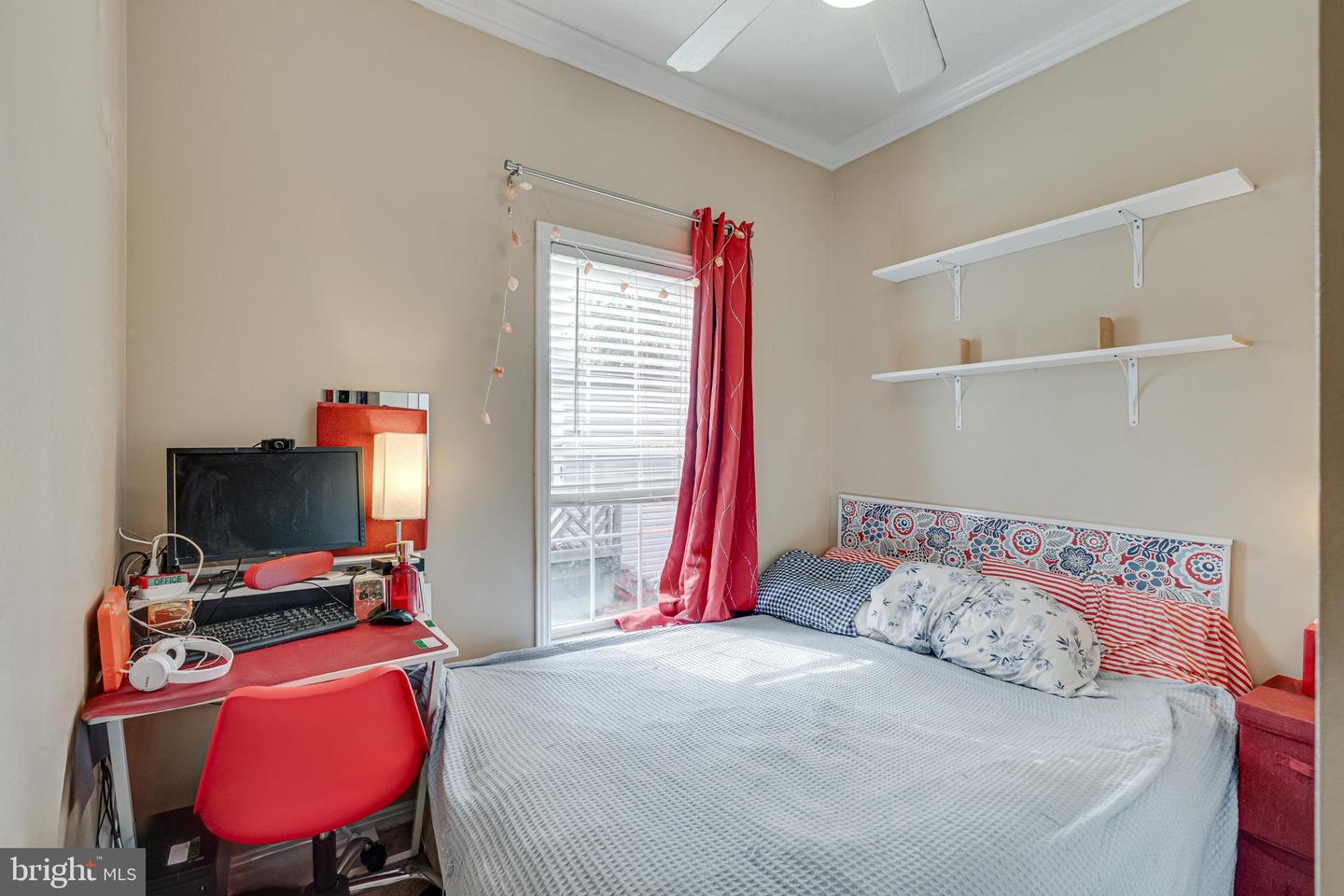 4252 AIRLINE PKWY, CHANTILLY, Virginia 20151, 2 Bedrooms Bedrooms, 9 Rooms Rooms,1 BathroomBathrooms,Residential,For sale,4252 AIRLINE PKWY,VAFX2258726 MLS # VAFX2258726