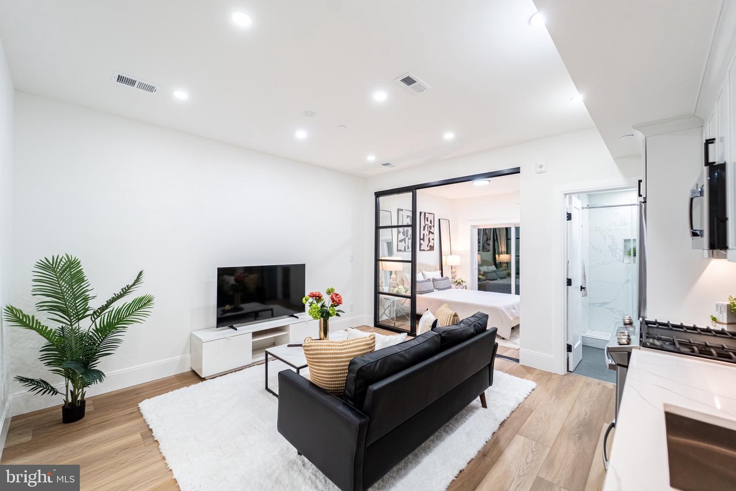 1714 EUCLID ST NW #2, WASHINGTON, District Of Columbia 20009, 2 Bedrooms Bedrooms, ,1 BathroomBathrooms,Residential,For sale,1714 EUCLID ST NW #2,DCDC2213266 MLS # DCDC2213266