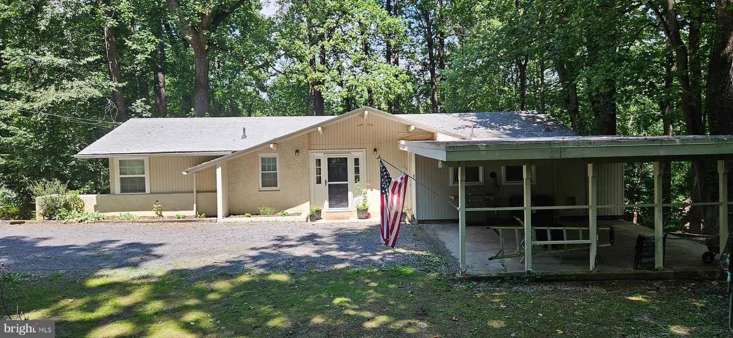 255 DOGWOOD BLOSSOM LN, FRONT ROYAL, Virginia 22630, 4 Bedrooms Bedrooms, 15 Rooms Rooms,2 BathroomsBathrooms,Residential,For sale,255 DOGWOOD BLOSSOM LN,VAWR2011874 MLS # VAWR2011874