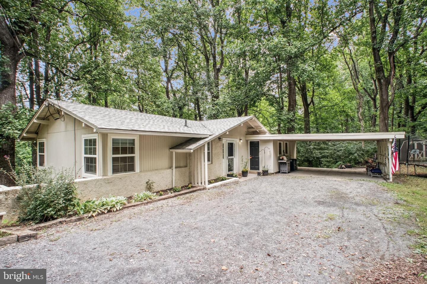 255 DOGWOOD BLOSSOM LN, FRONT ROYAL, Virginia 22630, 4 Bedrooms Bedrooms, 15 Rooms Rooms,2 BathroomsBathrooms,Residential,For sale,255 DOGWOOD BLOSSOM LN,VAWR2011874 MLS # VAWR2011874