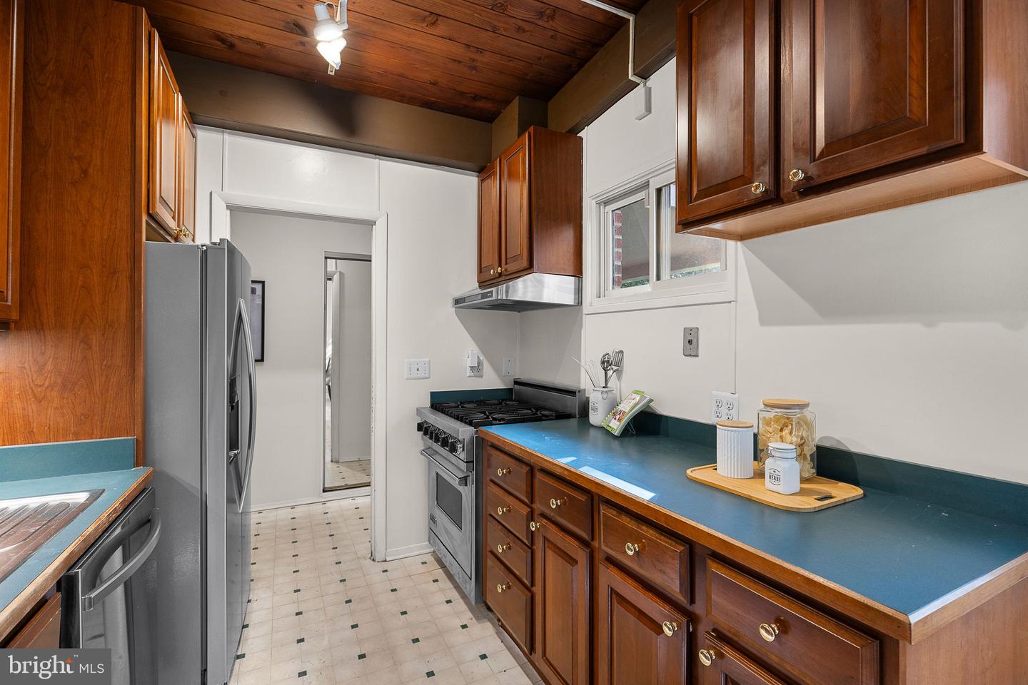 3012 CASTLE RD, FALLS CHURCH, Virginia 22044, 6 Bedrooms Bedrooms, 10 Rooms Rooms,4 BathroomsBathrooms,Residential,For sale,3012 CASTLE RD,VAFX2259306 MLS # VAFX2259306