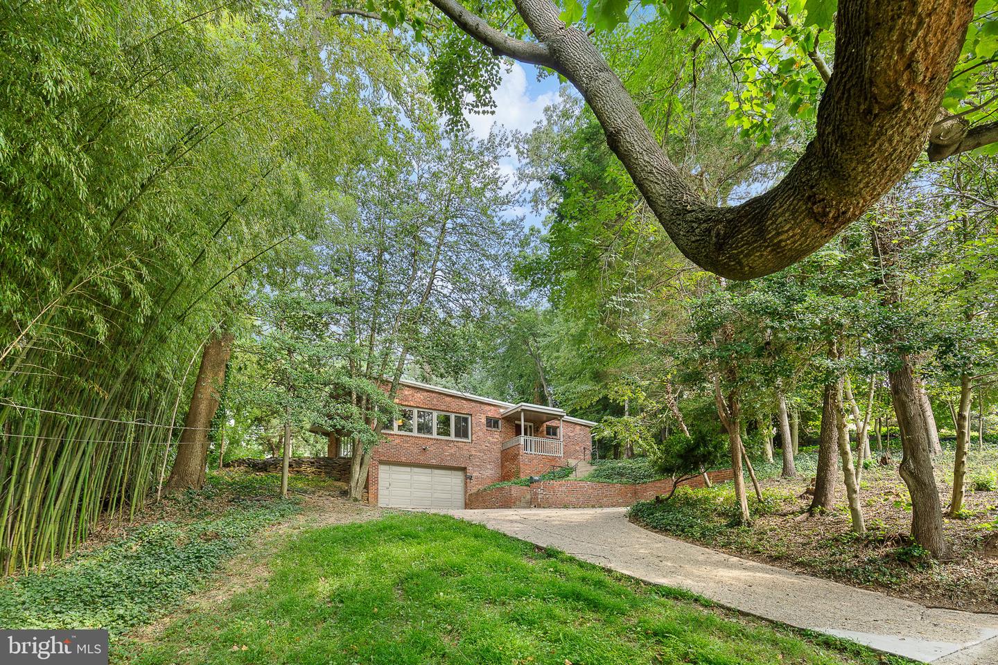 3012 CASTLE RD, FALLS CHURCH, Virginia 22044, 6 Bedrooms Bedrooms, 10 Rooms Rooms,4 BathroomsBathrooms,Residential,For sale,3012 CASTLE RD,VAFX2259306 MLS # VAFX2259306