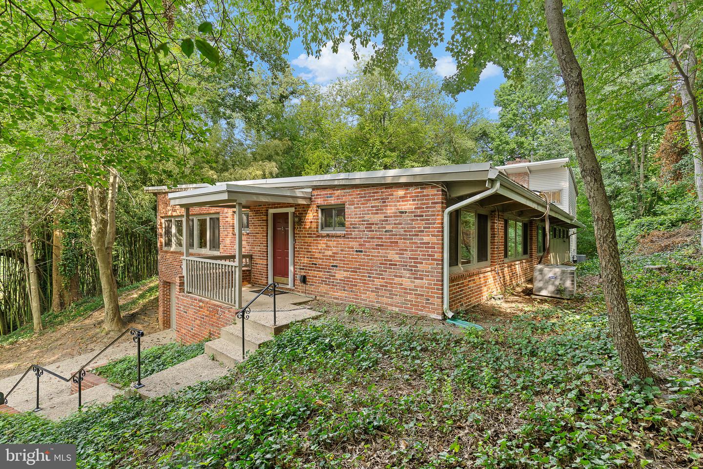 3012 CASTLE RD, FALLS CHURCH, Virginia 22044, 6 Bedrooms Bedrooms, 10 Rooms Rooms,4 BathroomsBathrooms,Residential,For sale,3012 CASTLE RD,VAFX2259306 MLS # VAFX2259306