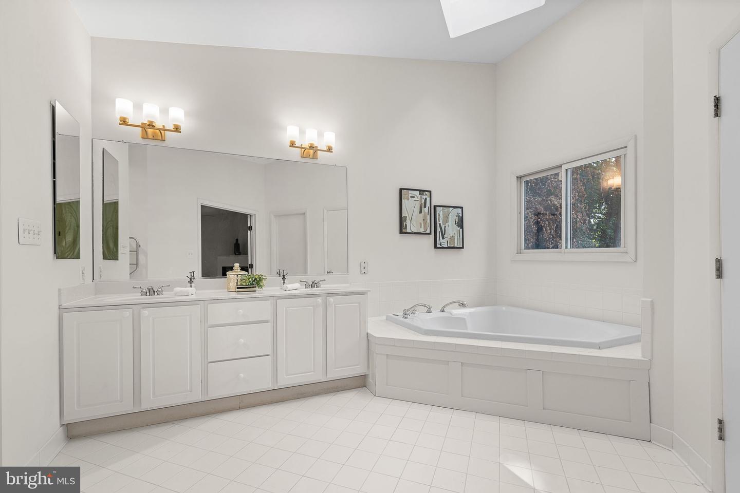 3012 CASTLE RD, FALLS CHURCH, Virginia 22044, 6 Bedrooms Bedrooms, 10 Rooms Rooms,4 BathroomsBathrooms,Residential,For sale,3012 CASTLE RD,VAFX2259306 MLS # VAFX2259306