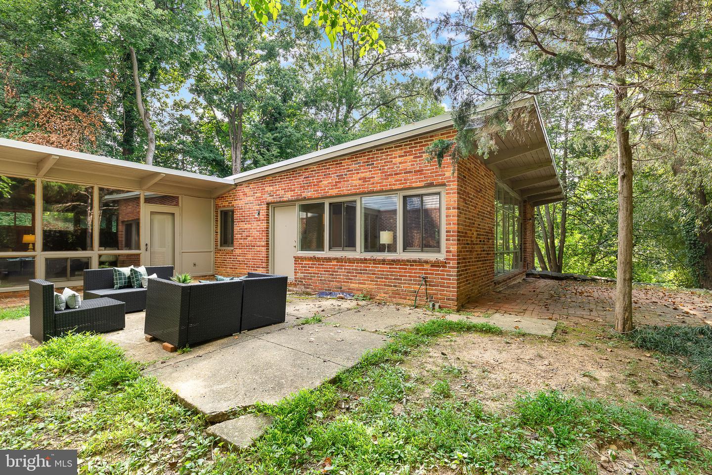 3012 CASTLE RD, FALLS CHURCH, Virginia 22044, 6 Bedrooms Bedrooms, 10 Rooms Rooms,4 BathroomsBathrooms,Residential,For sale,3012 CASTLE RD,VAFX2259306 MLS # VAFX2259306