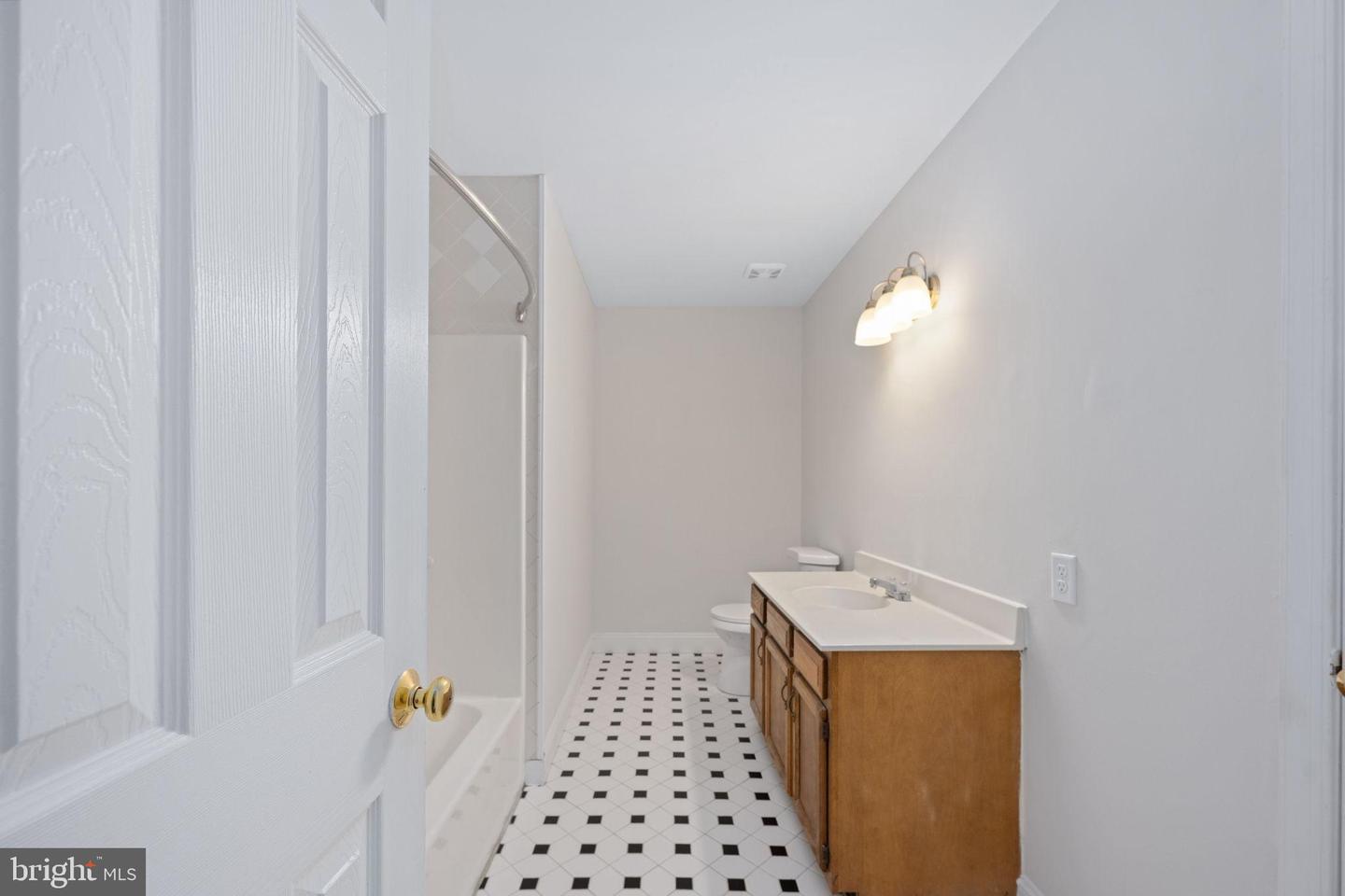 113 POWHATAN CT #105, STAFFORD, Virginia 22556, 2 Bedrooms Bedrooms, 7 Rooms Rooms,1 BathroomBathrooms,Residential,For sale,113 POWHATAN CT #105,VAST2041600 MLS # VAST2041600