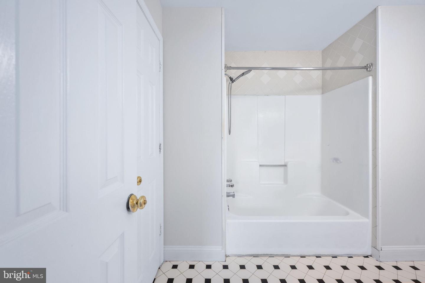 113 POWHATAN CT #105, STAFFORD, Virginia 22556, 2 Bedrooms Bedrooms, 7 Rooms Rooms,1 BathroomBathrooms,Residential,For sale,113 POWHATAN CT #105,VAST2041600 MLS # VAST2041600