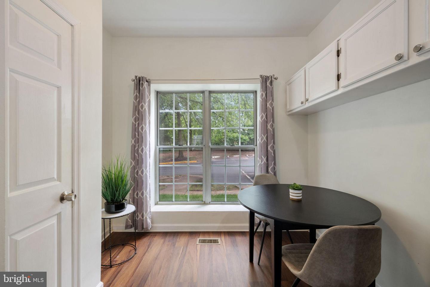 12124 WEDGEWAY PL, FAIRFAX, Virginia 22033, 2 Bedrooms Bedrooms, 4 Rooms Rooms,3 BathroomsBathrooms,Residential,For sale,12124 WEDGEWAY PL,VAFX2259762 MLS # VAFX2259762